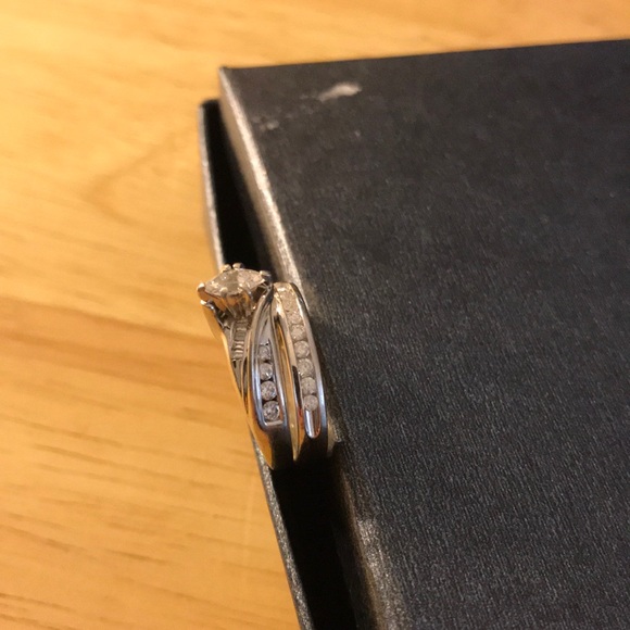 Diamond Engagement and Wedding Band Set - Picture 4 of 7